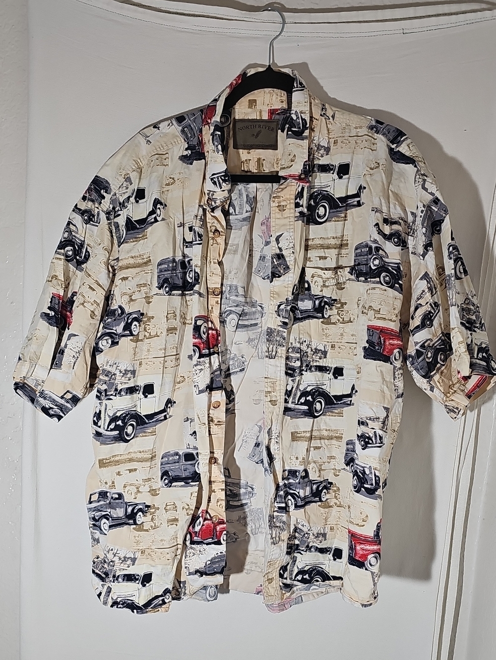 Short-Sleeve Cream Button-Down Shirt with Vintage Car Print